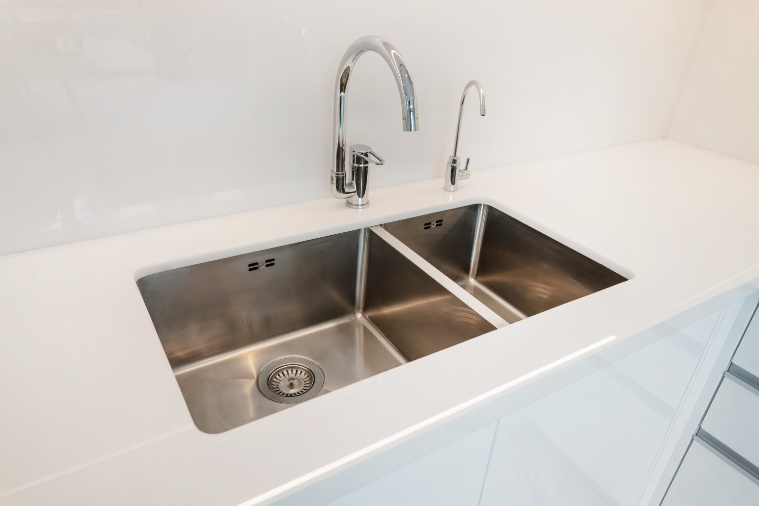 Kitchen-Sink-Ideas-for-Maximising-Utility-4-1536x1024.jpg